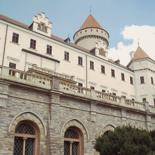 Visita Castillo de Konopiste con SATO TOURS